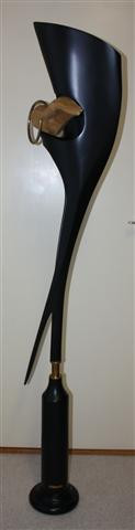 Kunstwerk uit Litauen €.300,00 Maten: H x B x D: 173 cm x 36 cm x 30 cm Kle