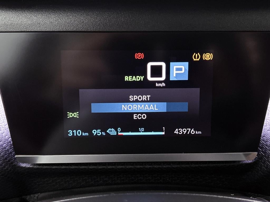 Citroen Ë-c4 X shine 50 kwh | panoramadak | head up display | rijklaar |
