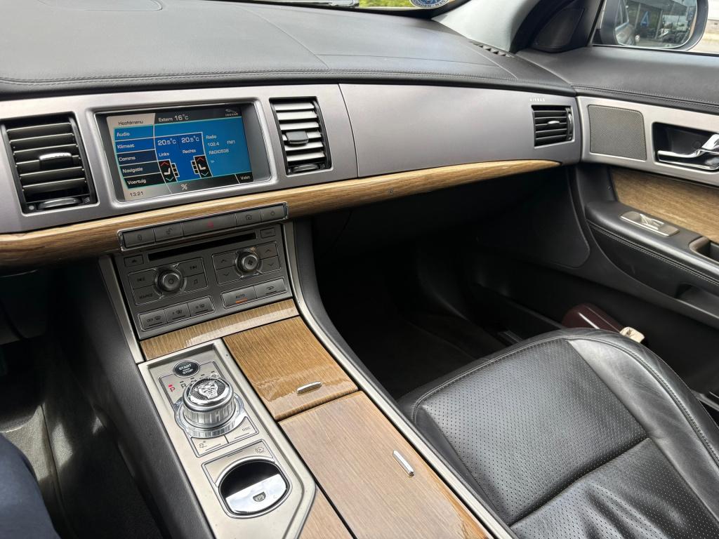 Jaguar XF 3.0 v6 luxury