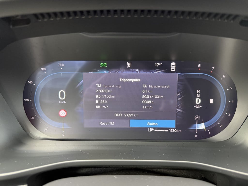Volvo XC40 b4 197pk plus dark |adap.cruise| trekhaak | camera| elektrische
