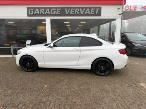BMW 2-serie coupé 220i black pack