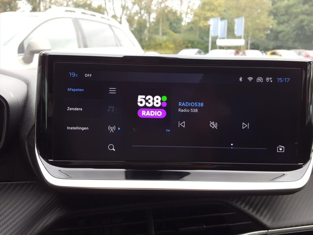 Peugeot 2008 1.2 puretech 100pk allure | navigatie | bluetooth | applecarpl