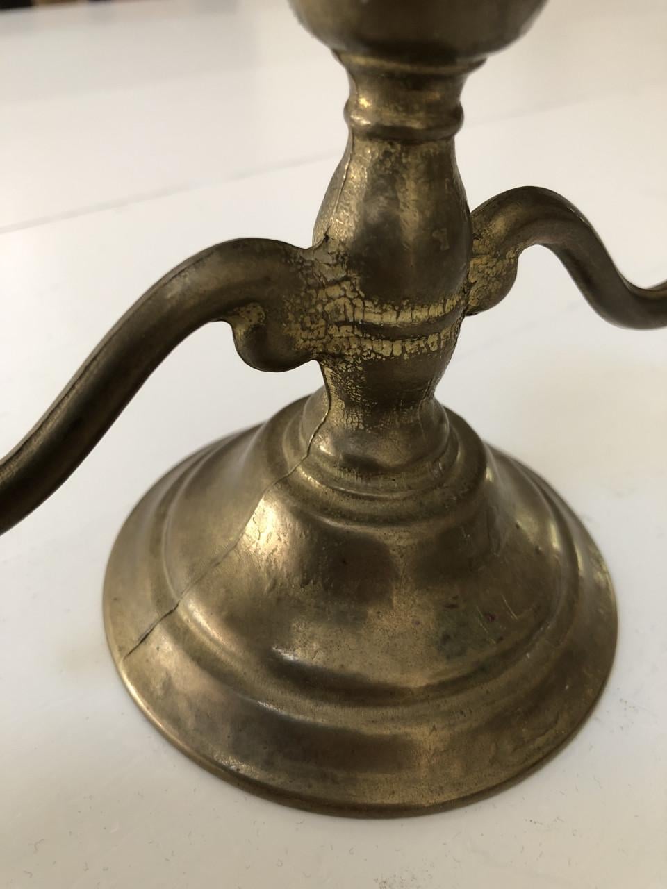 Mooie oude brocante messing kandelaar voor 3 kaarsen