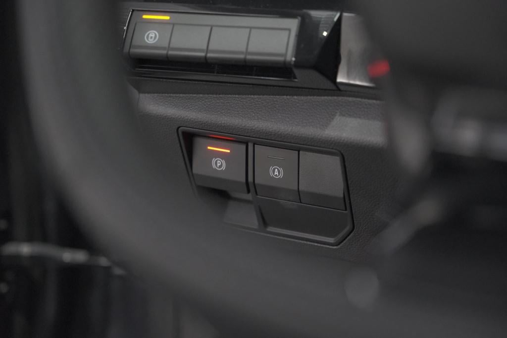 Renault Austral 1.2 e-tech full hybrid 200 techno | 360 camera | panoramada