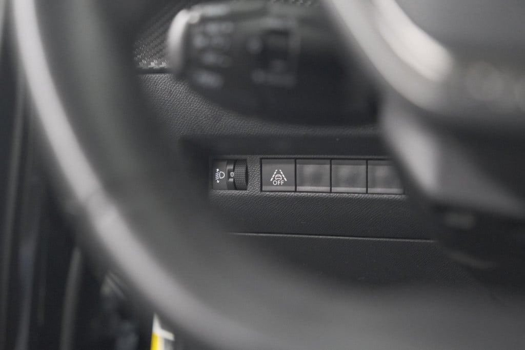 Peugeot 2008 puretech 130 allure | camera | apple carplay | navigatie | par