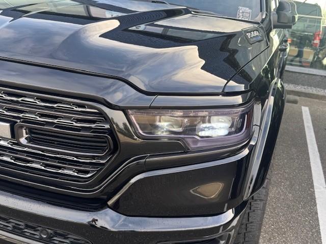 Ram 1500 4 x 4 l crew cab limited 10th anniversary l lpg l panoramadak l he