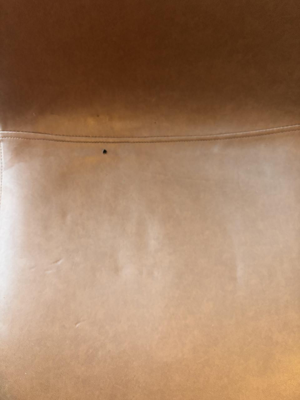 Robuuste ronde eettafel met 6 stoelen