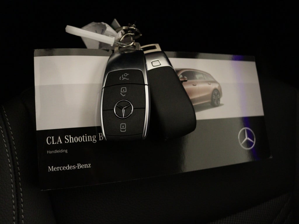Mercedes-Benz Cla shooting brake 180 star edition luxury line | trekhaak | 