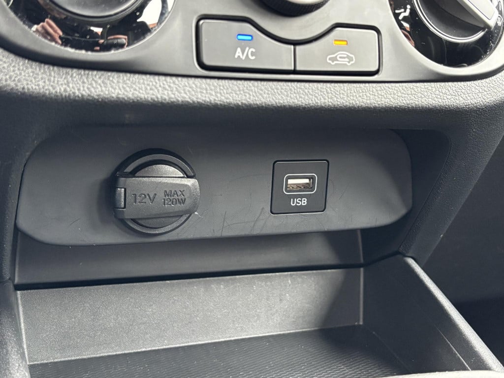 Hyundai I 10 1.0 comfort | apple carplay/android auto | two-tone lakkleur |