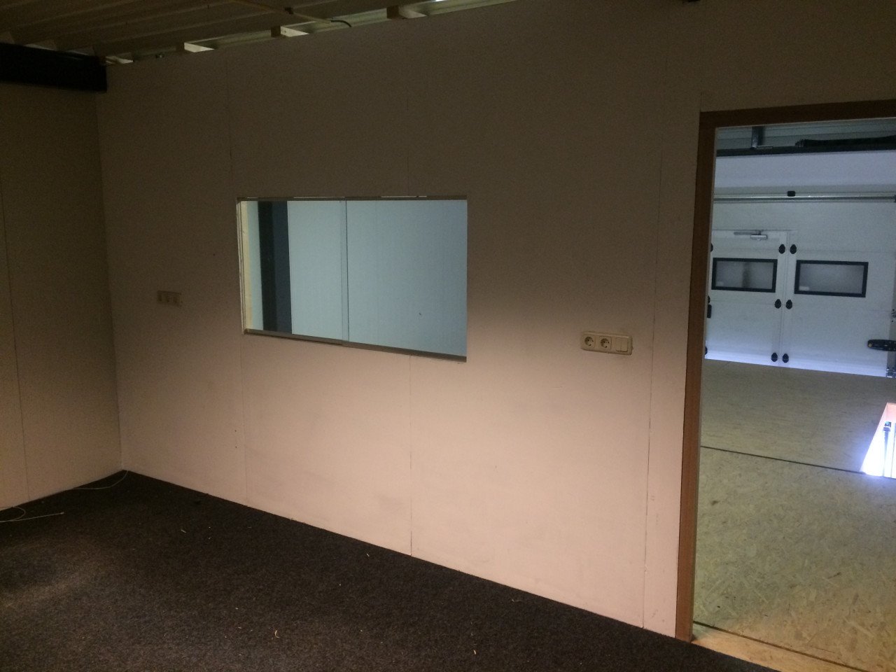 TE HUUR bedrijfsruimte / unit / loods / kantoor