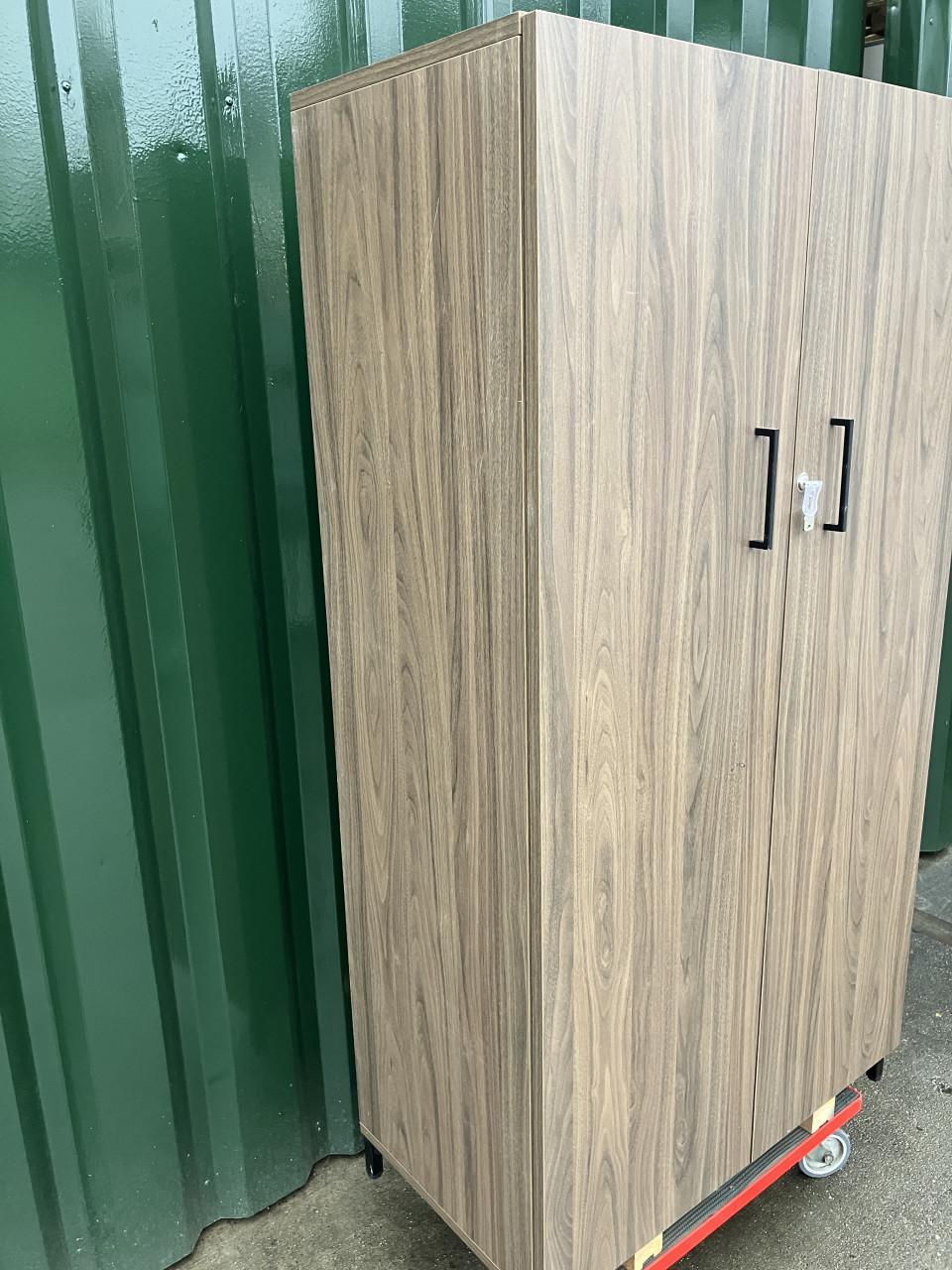 Houten draaideurkast