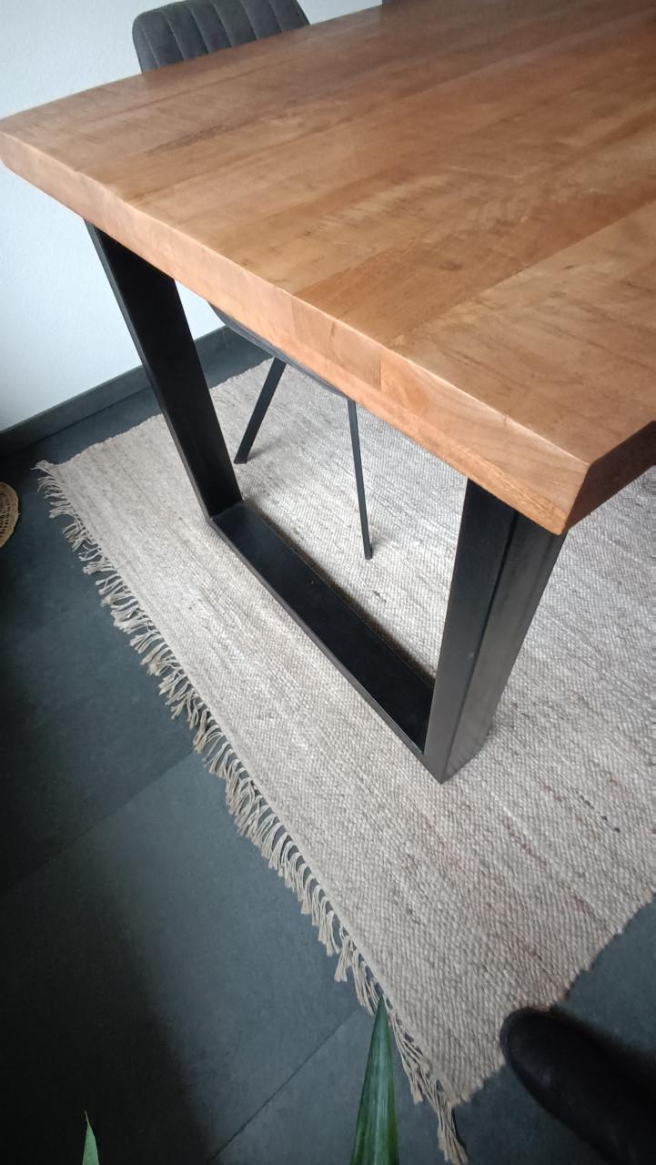 Eettafel Mangohout