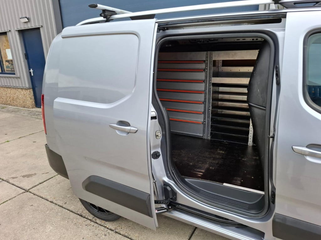 Opel Combo 1.5d l2h1 edition automaat / airco / cruise controle / trekhaak 