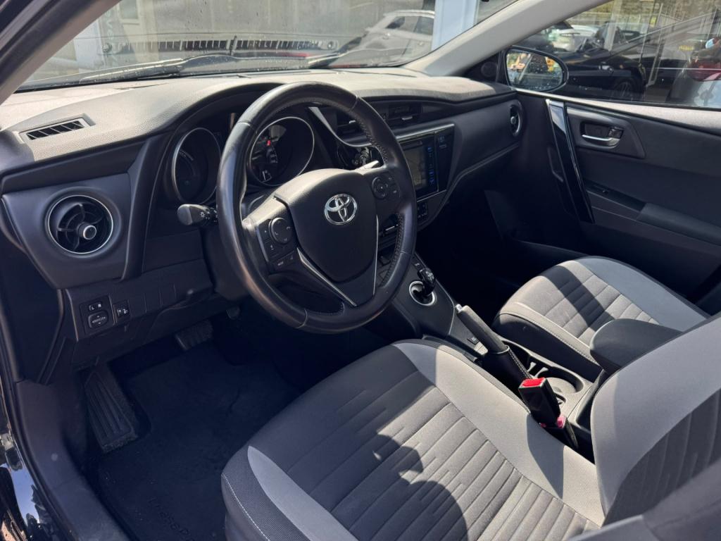 Toyota Auris touring sports 1.8 hybrid lease