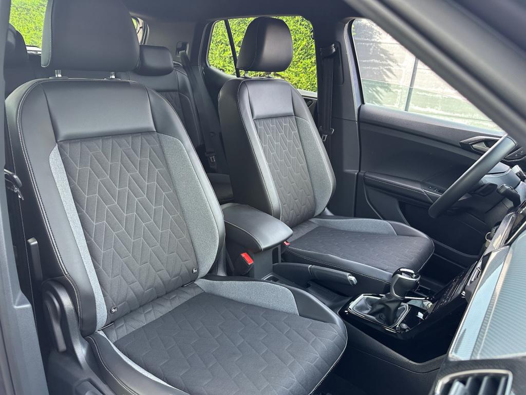Volkswagen T-cross 1.0 tsi 116pk dsg goal | dode hoek | trekhaak | stoelver