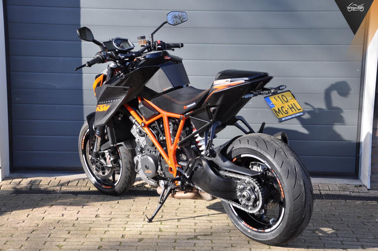KTM 1290 SuperDuke R Akrapovic, Nederlandse motor