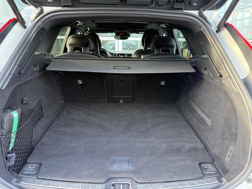 Volvo XC60 t8 390pk recharge r-design| panodak| luchtvering| trekhaak| came