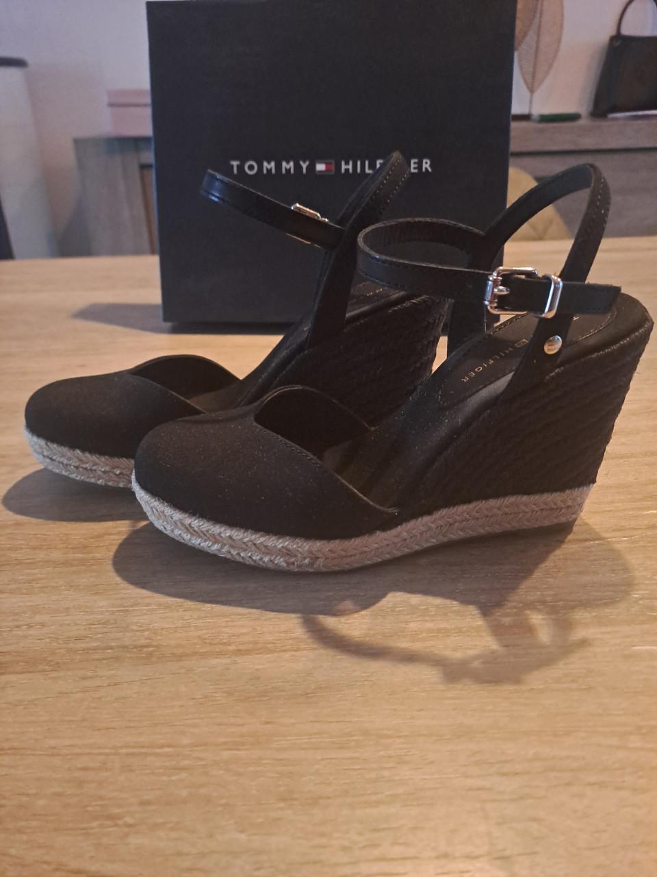 Tommy Hilfiger high wedges maat 35