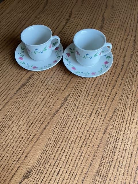 Set van 4 Vintage Kop en Schotel met Bloemenpatroon