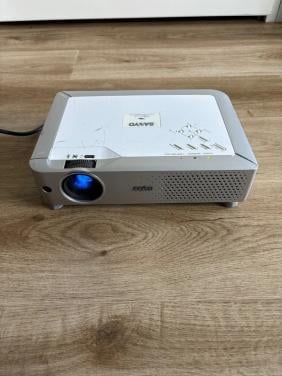 Sanyo ProXtraX Projector – PLC-XU7301 – Grijs 🎥