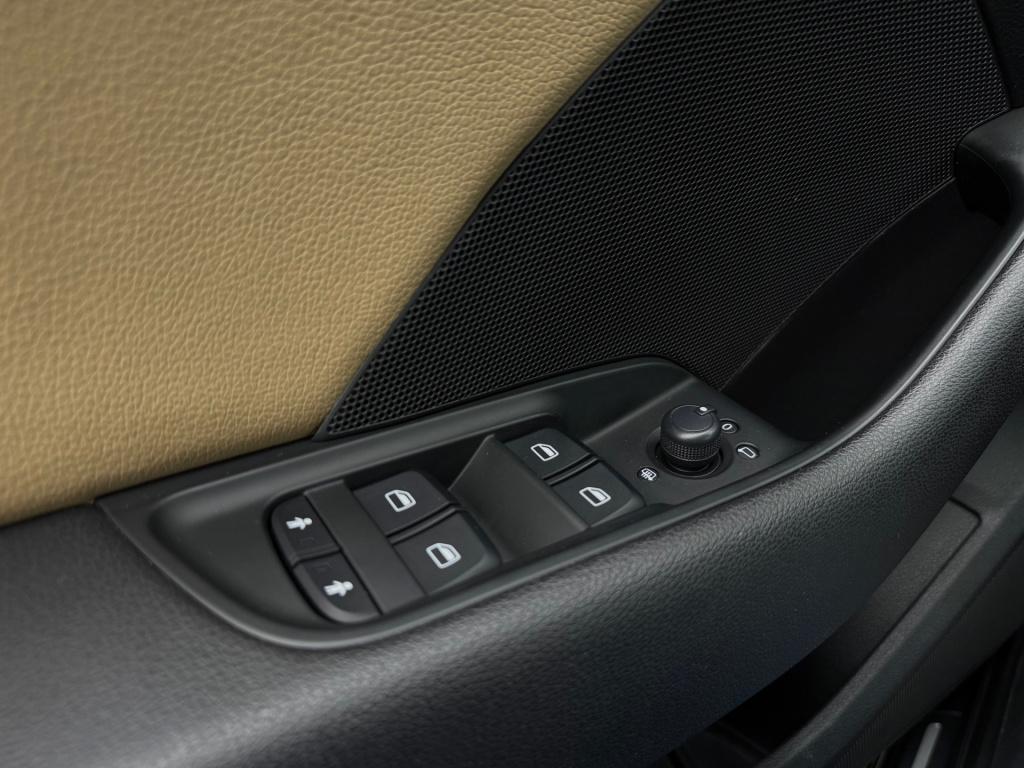 Audi A3 sportback 1.4 tfsi cod s-line * leder * navigatie * nap