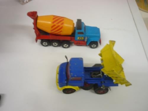 Speelgoed auto's 2 stuks