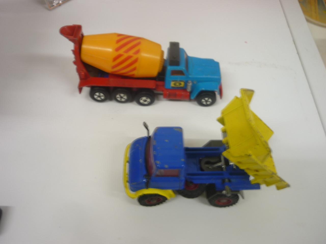 Speelgoed auto's 2 stuks