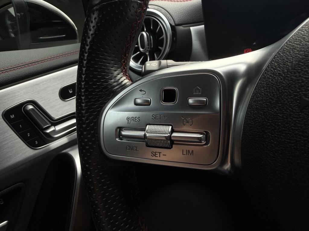 Mercedes-Benz Cla 250e - amg pakket - ambilight - pano -