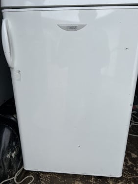 Tafelmodel Koelkast met vriesvak 85x55 cm. Klasse A+ als nieuw