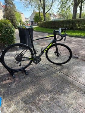Cube attain racefiets met carbonstuur