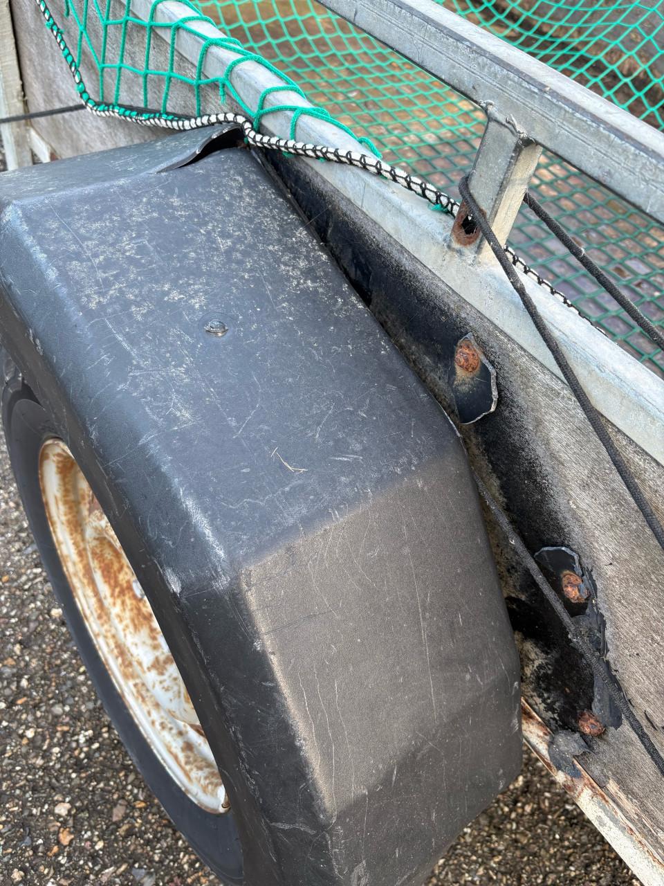 Praktische klus-aanhanger 2.45 m