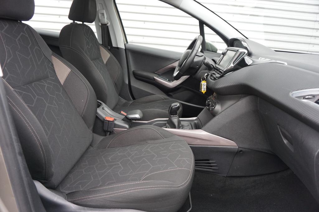 Peugeot 2008 1.2 puretech active airco / navi / cruise / pano / carplay / p