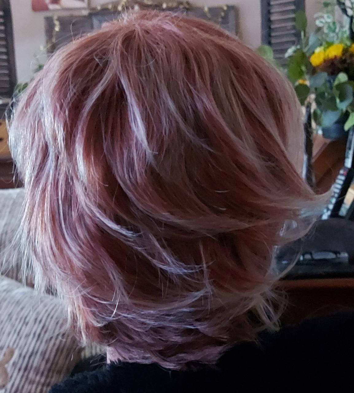 Korte pruiken. NIEUW