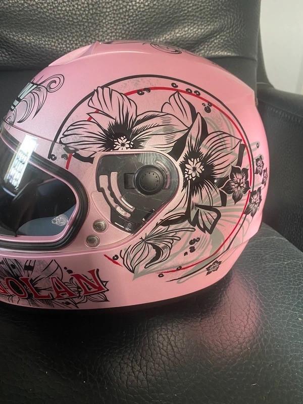 Roze metallic dameshelm Nolan S