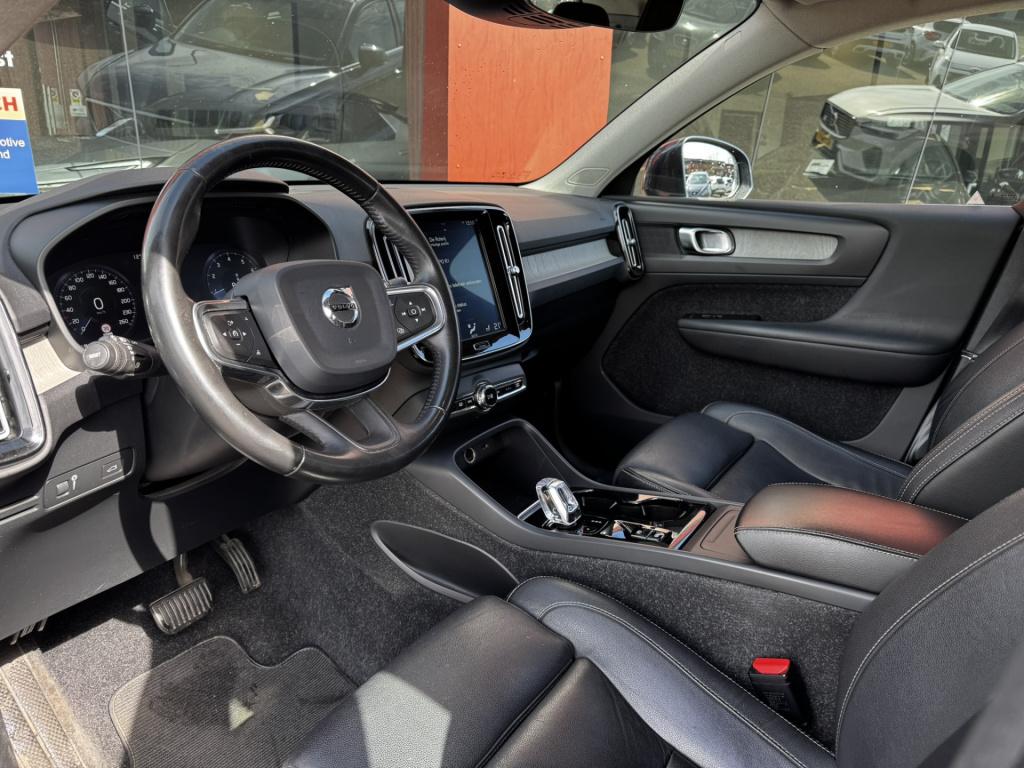 Volvo XC40 2.0 t4 inscription automaat | leer | 19'' lmv | trekhaak