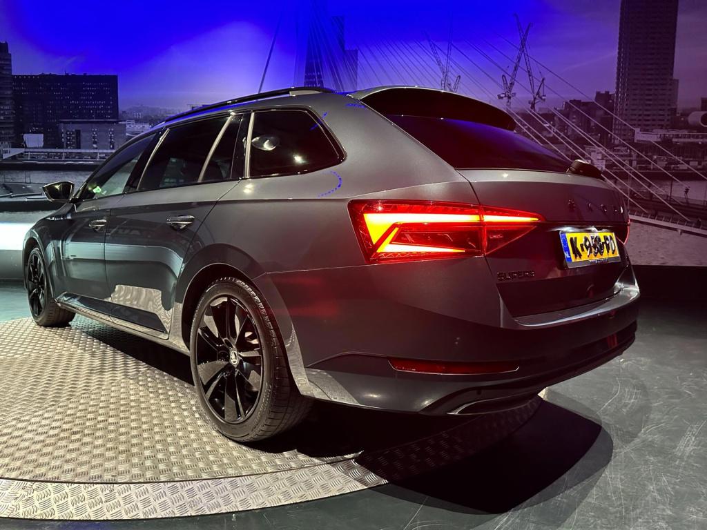 Skoda Superb combi 1.4 tsi iv sportline business *keyless*virtual*camera*sf