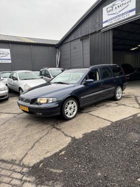 Volvo v70 met een jaar apk!