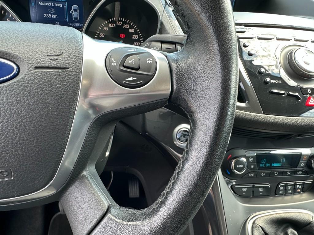 Ford Kuga 1.6 titanium trekhaak pdc stoelverwarming