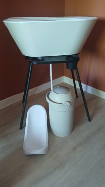 BABYBADJE we-too + accesscoires(badzitje-bath tray-afvoerslang-luieremmer)