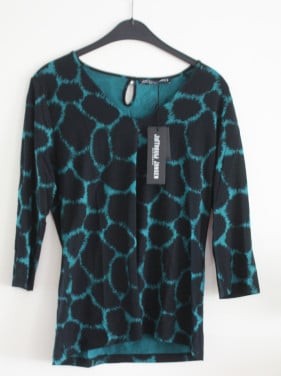 Niieuw shirt met 3/4 mouwen zwart groen maar L