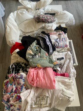 Partij dameskleding XXS 20 stuks plus tasje  jas blousjes broek