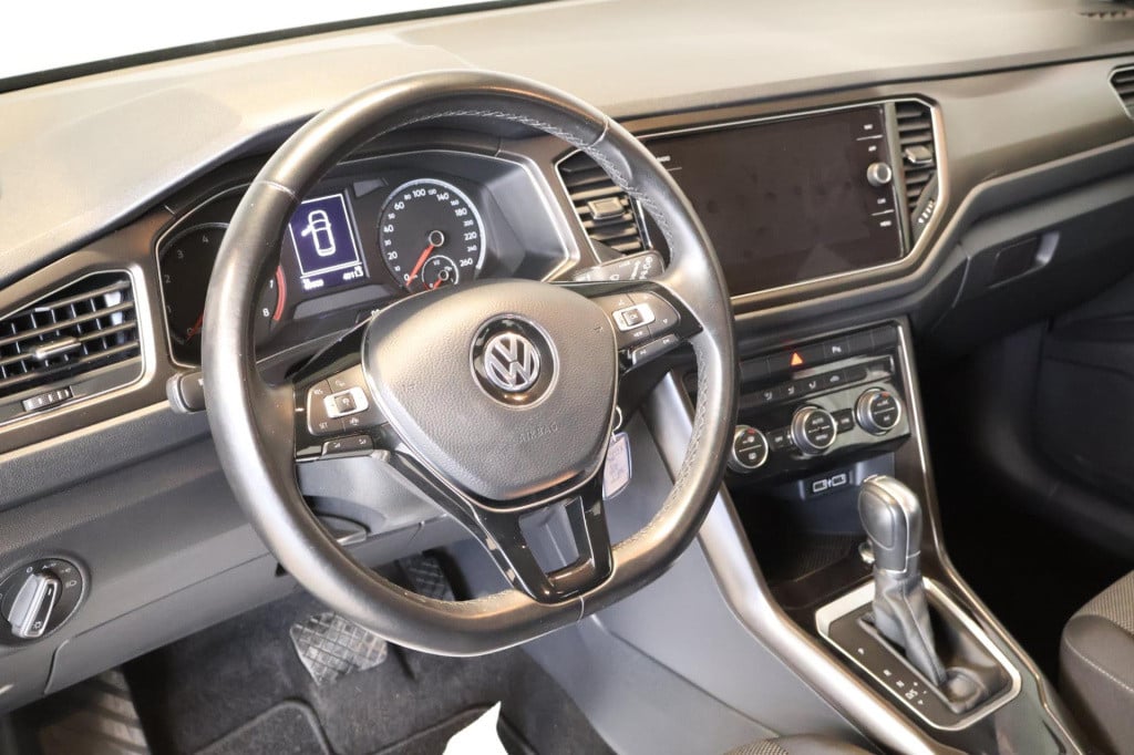 Volkswagen T-roc 1.5 tsi style nl auto, acc, appconnect, trekhaak.