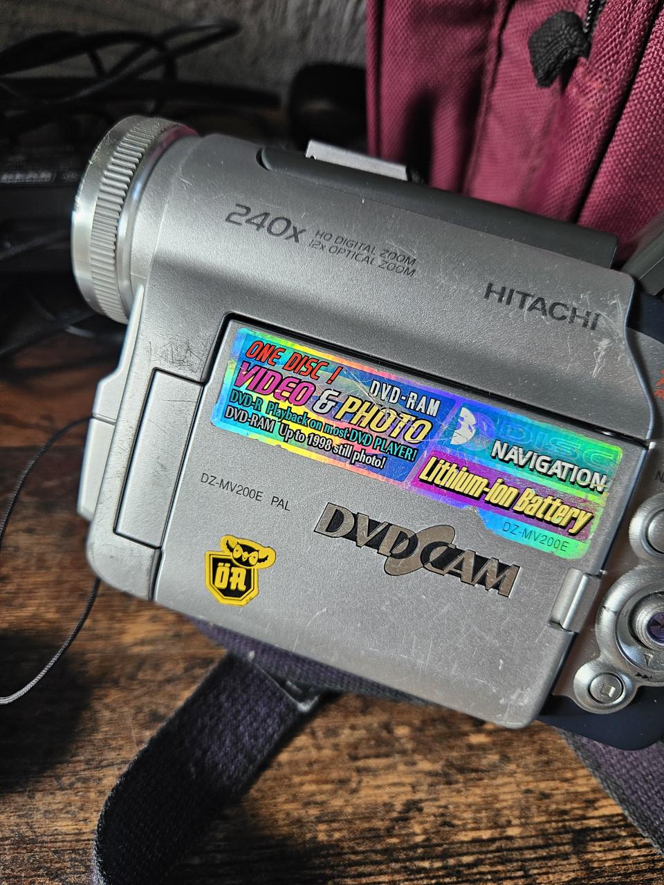 Hitachi DZ-MV200E DVD Camcorder met accessoires