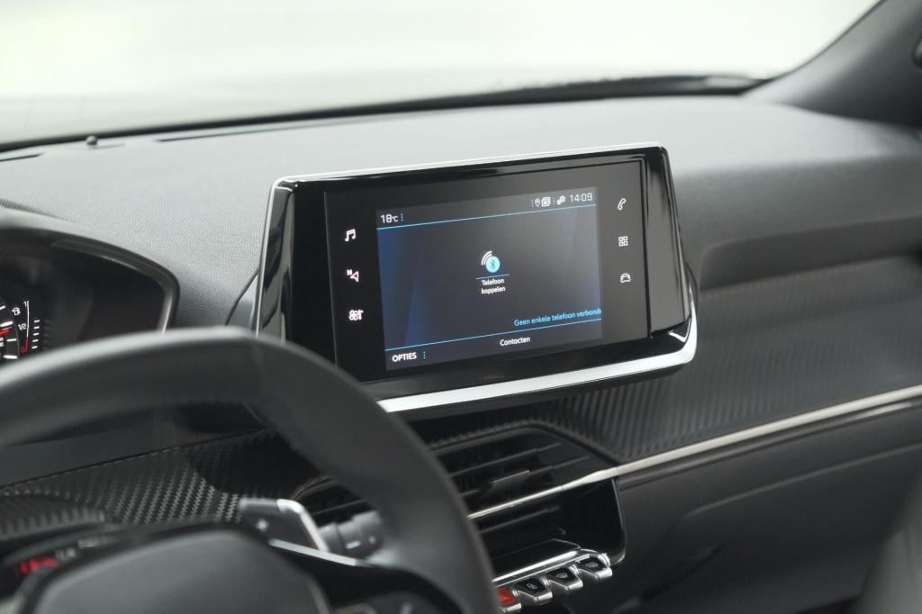 Peugeot 2008 puretech 130 active pack | trekhaak | camera | navigatie | par