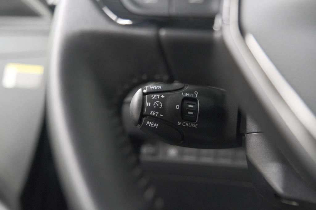 Peugeot 208 puretech 100 eat8 allure pack | keyless | camera | navigatie | 