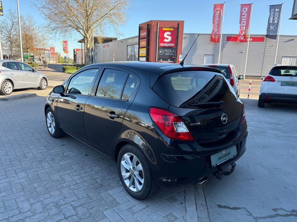 Opel Corsa 1.4-16v design edition