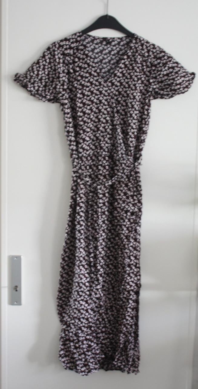 Zwarte met witte bloemen jurk maat s