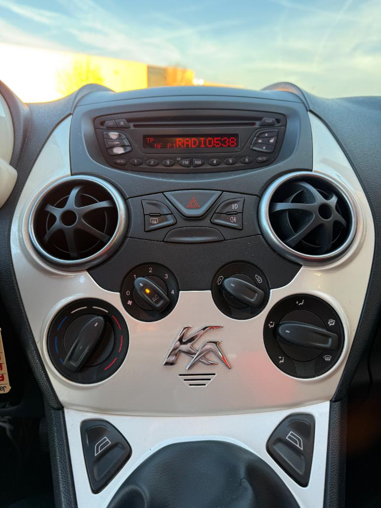 Ford KA 1.2 - titanium - airco