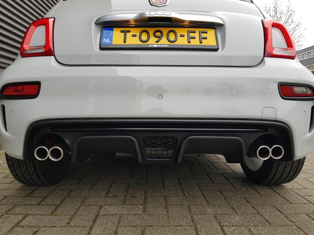 Abarth 500 1.4 t-jet abarth 595 - 145 pk