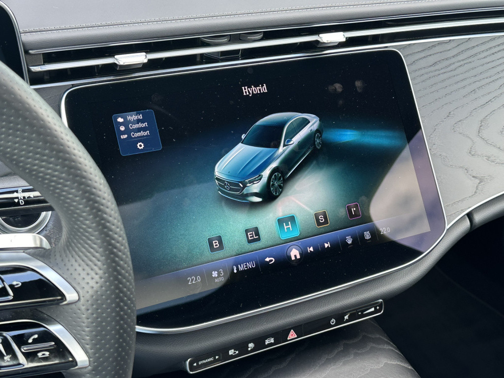 Mercedes-Benz E-Klasse 300 e amg line l panoramadak l 360 camera l head-up 